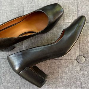 SOLD H Halston Black Leather Whitney Pumps 8M